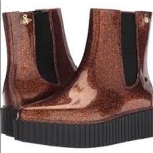 VivienneWestwoodAnglomania+MelissaChelsea HOSTPICK